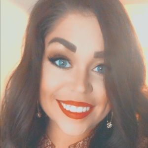 Meet your Posher, Madeline